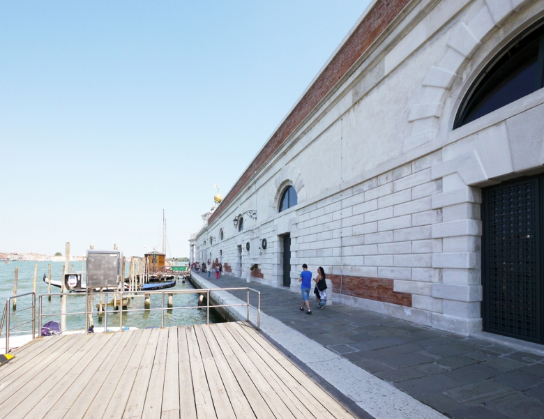 プンタ デラ ドガーナ ヴェネチアの建築を訪ねて イタリア No 33 Tabi 世界の建築 お知らせ デザイナーズマンション 株式会社リネア建築企画